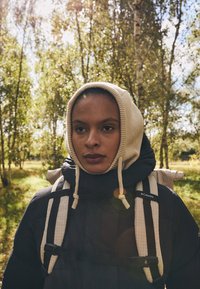 BOUNDLESS HILLS™ BALACLAVA - Lue - dark stone