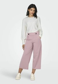 JDY VOLUMINÖSER ARMSCHNITT - Bluse - cloud dancer