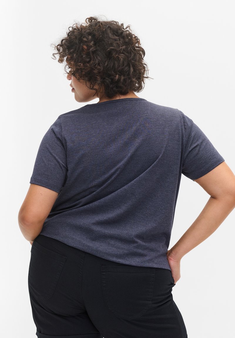 Damen T-Shirts | Zizzi SHORT SLEEVED WITH BRODERIE ANGLAISE T-Shirt print night sky mel./dunkelblau - NR15610 Damen T-Shirts | Zizzi SHORT SLEEVED WITH BRODERIE ANGLAISE T-Shirt print night sky mel./dunkelblau - NR15610