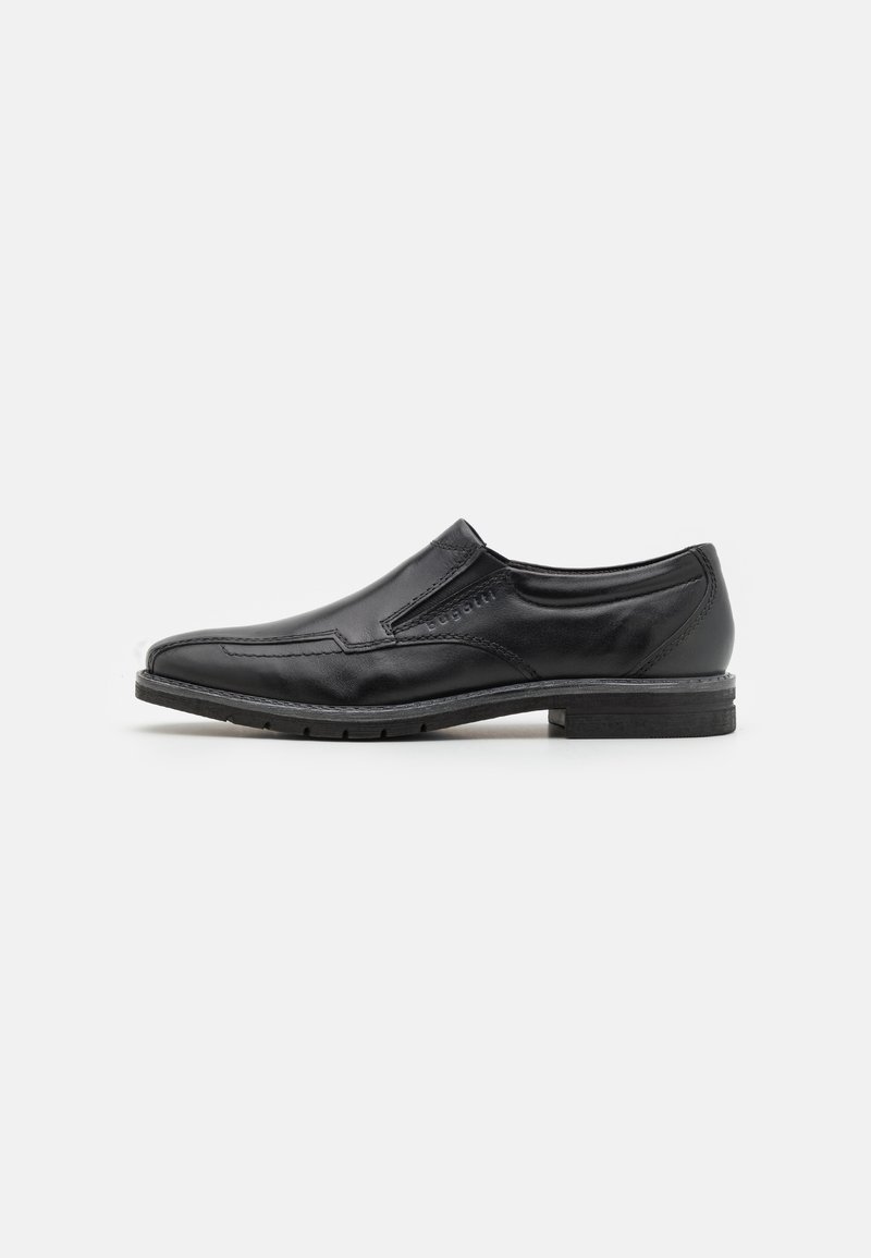 Zapato negro de piel sin cordones con un acabado suave, punta redondeada, detalles de costura sutiles y un tacón bajo apilado.