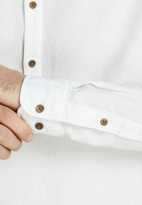 Jack & Jones PREMIUM JPRBLASUMMER HALF PLACKET L/S SN - Camisa - white