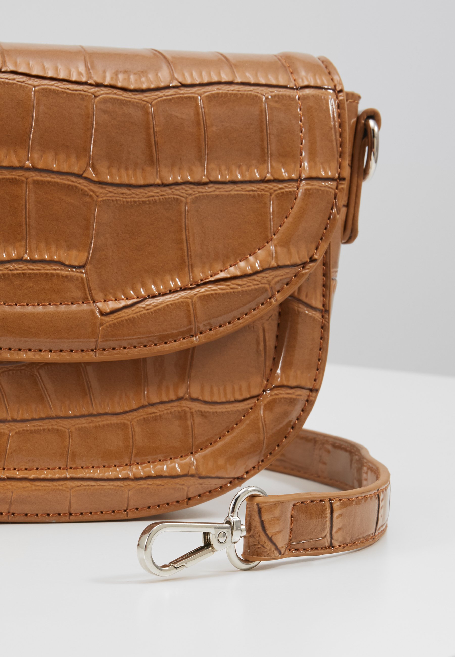 Pieces PCLOUISE CROSS BODY Skulderveske toasted coconut Pieces PCLOUISE CROSS BODY Skulderveske toasted coconut