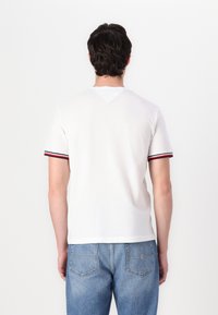 Thumbnail Image 4
