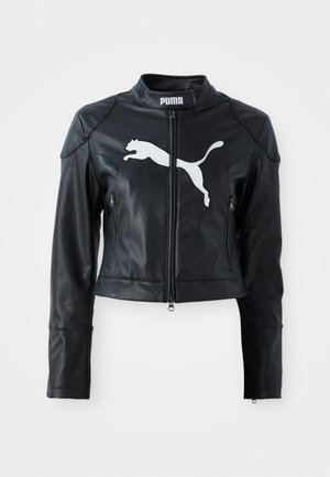 Svart lær cropped jakke med ståkrage, front glidelås og to glidelåslommer. Har en hvit Puma-logo på brystet.