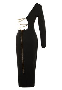 Robe noire avec un design à une épaule, coupe mi-longue, découpe latérale avec des accents en chaîne dorée et une silhouette élégante et moulante.