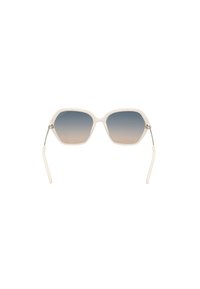 Zonnebril met een witte frame en vierkante vorm, voorzien van vervagende blauwe lenzen. Elegante uitstraling met dunne zilveren monturen.