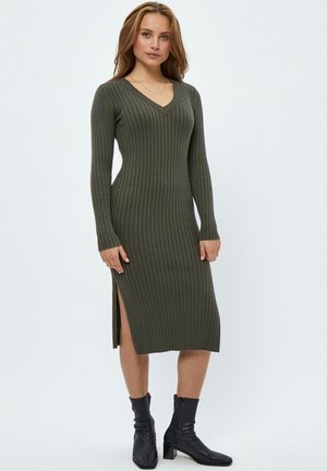 DEAMABEL V-NECK DRESS - Šaty do práce - dark green