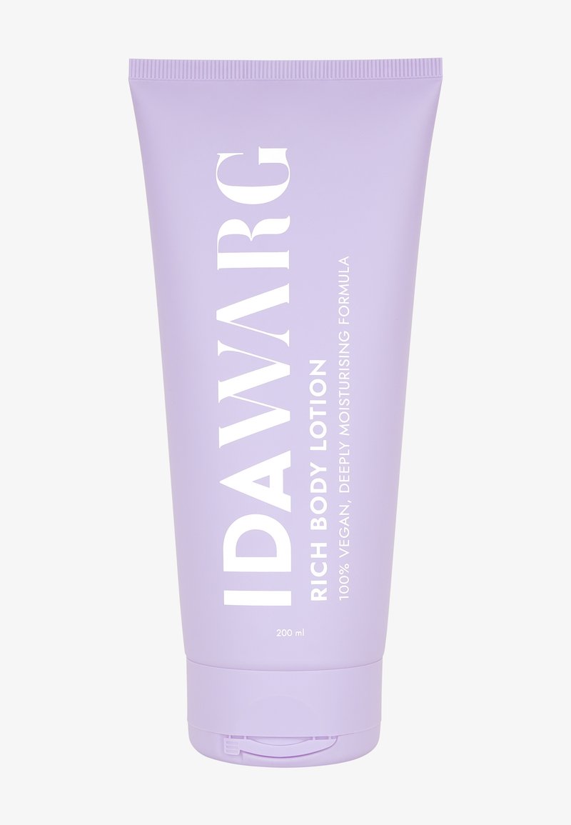 Lavendelrör av IDAWARG Rich Body Lotion, med stor vit text, 200 ml kapacitet och flip-top lock. 100% vegansk formula.