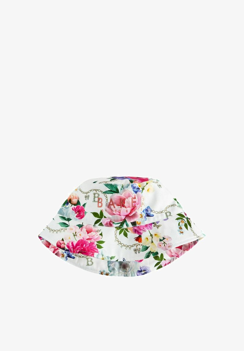 Chapeau seau blanc avec imprimé floral rose, violet et bleu et motif subtil de chaîne dorée, avec le texte « BAKER » en lettres couleur or rose.