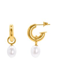 Goldene Creolenohrringe zeichnen sich durch ein geschwungenes Design mit einer hängenden weißen Perle aus. Die Ohrringe haben eine polierte Oberfläche und eine sichere Steckverschlussbefestigung.