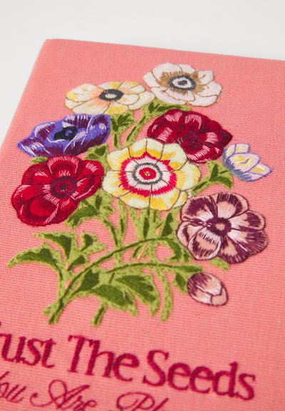 Olympia Le-Tan BOOK TRUST THE SEEDS - Alkalmi kézitáska - blush