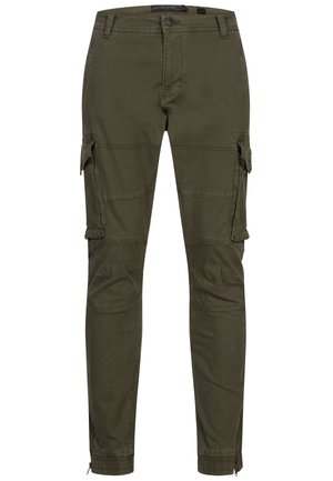 Pantalons cargo en coton vert olive, dotés de poches latérales et de poignets élastiques, avec une texture lisse et une coupe fuselée.