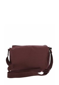 Bordeauxfarbene Umhängetasche aus strukturiertem Stoff mit Reißverschluss und verstellbarem Schultergurt. Verfügt über ein dezentes Punktemuster.