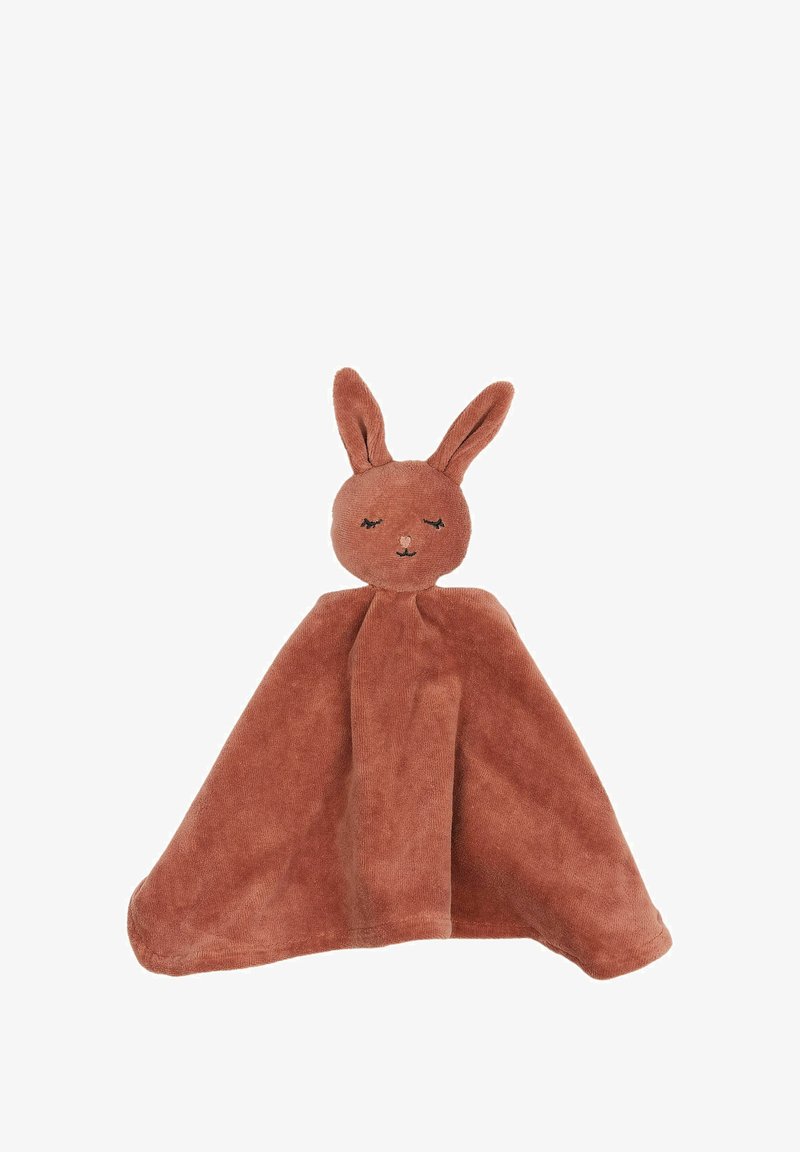 Mjuk, brun tygkanin med upphöjda öron, broderade ansiktsdrag och en fyrkantig filt. Tofsigt, pluffsigt material.