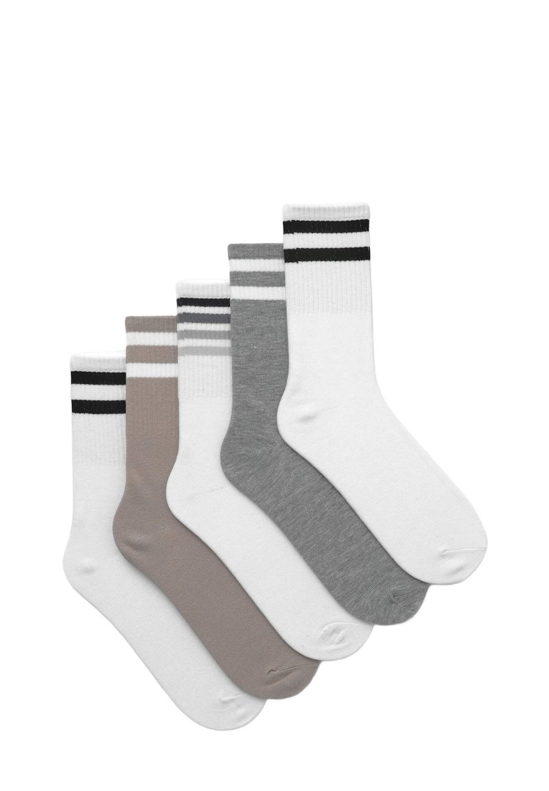 Cinque paia di calze a compressione bianche, grigie e beige, con strisce in cima. Realizzate in un materiale morbido e strutturato.
