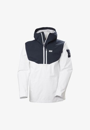 Witte en marineblauwe windbreaker met capuchon, voorkant met rits en half-rits ontwerp. Kenmerkt een logo op de borst en patroonaccenten op de schouders. Waterdicht materiaal.