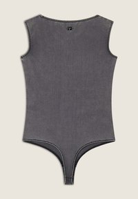 No seleccionado, light grey jeans black seams