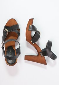 MAI PIÙ SENZA Sandaletter - black