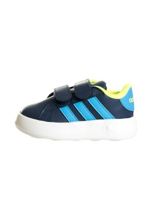Sneaker blu navy con strisce blu, suola bianca e dettagli verde lime. Presenta cinturini in velcro per la chiusura e una texture in pelle liscia.