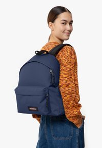 Eastpak DAY PAK'R - Mochila - boat navy
