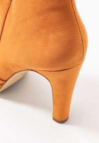 Tamaris Botines de tacón - orange