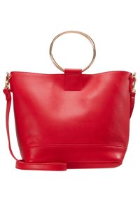 Rød læderhåndtaske med en blank finish. Den har et buet håndtag i guldmetal og en aftagelig skulderrem for alsidige bæremuligheder.