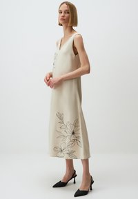 Jimmy Key SLEEVELESS V-NECK PATTERNED MID - Vestito casual - stoned
