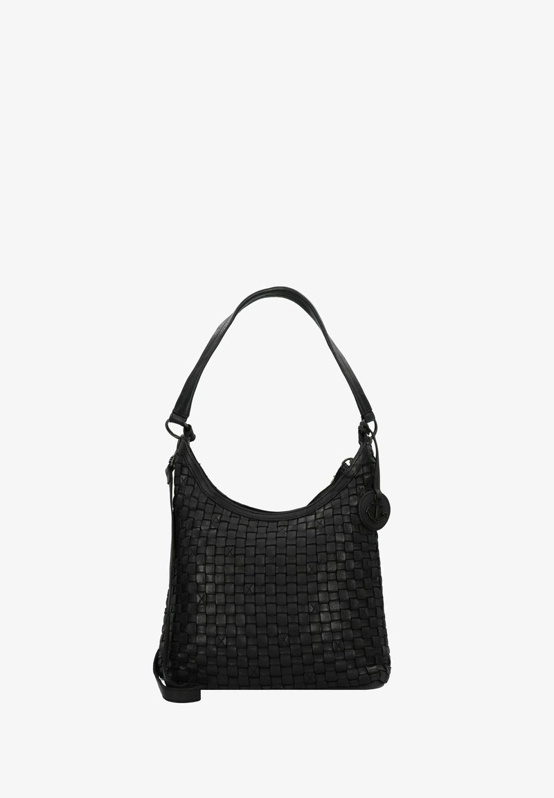 Bolso de mano de cuero tejido negro con forma redondeada, correa de hombro ajustable y un acento decorativo de hardware circular. Cierre con cremallera.