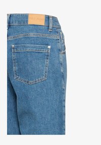 Neizbrano, medium blue denim