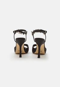Scarpe stiletto Menbur 25835 Nero