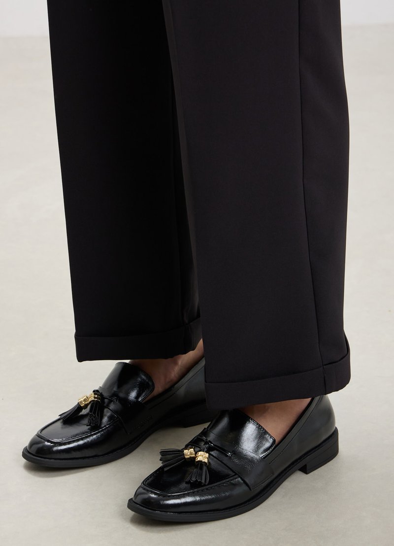 Calliope CON NAPPINE - Chaussons - nero