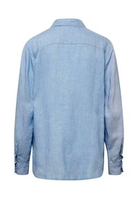 Himmelblaues Langarmhemd aus Leinen mit einfachem Kragen, geknöpften Manschetten und geradem Saum. Glatte Textur mit subtilen Variationen.