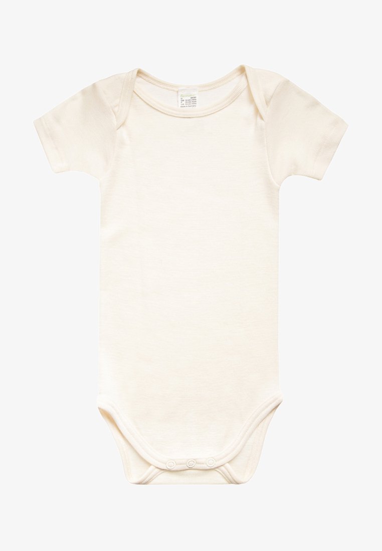 Cremefarbener Baumwoll-Body mit kurzen Ärmeln, rundem Ausschnitt und Druckknopfverschluss am Boden. Weiche, glatte Textur.