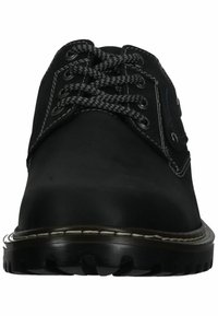 Scarpa in pelle nera con lacci grigi, punta rotonda, dettagli cuciti e suola in gomma testurizzata con battistrada prominente.