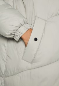 Vero Moda VMUPPSALA  NOOS - Zimski kaput - laurel oak