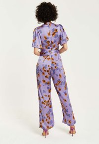 Liquorish FLORAL WIDE LEG WITH  SLEEVES - Jumpsuit - purple