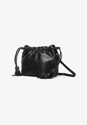 Sac à main en cuir noir avec cordon de serrage, pompons sur les anses, quincaillerie dorée et logo embossé "MARC ELLIS" à l'avant.