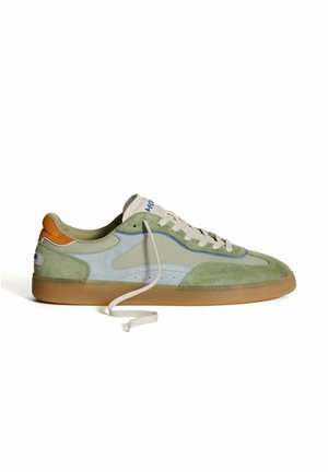 Baskets basses - verde