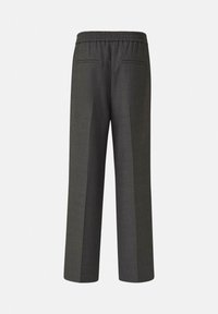 Pantalon droit gris foncé avec taille élastique et deux poches passepoilées à l'arrière sur fond blanc uni.