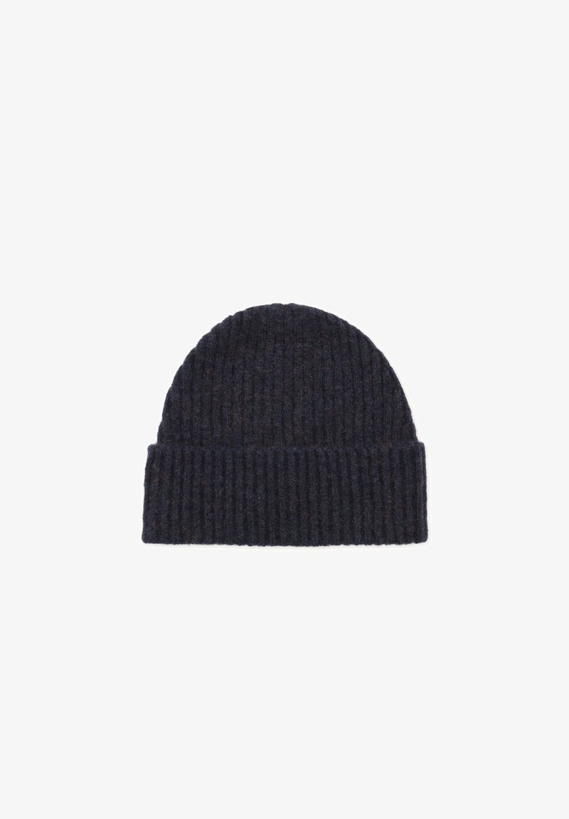 Bonnet tricoté gris foncé avec une bordure repliée, présenté sur fond blanc.