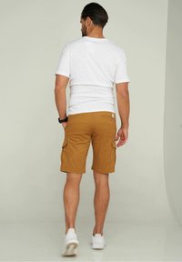 Jack & Jones JOE CARGO SHORTS - Shorts - bistre