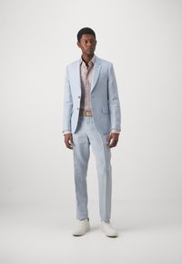 Michael Kors SOLID SLIM SHIRT - Button down-skjorte - sand