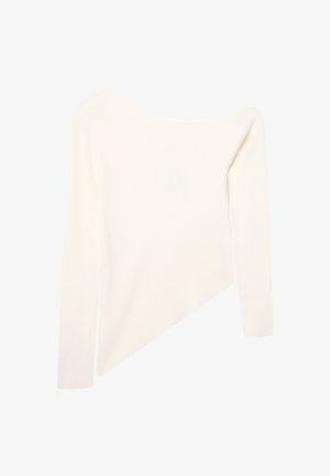Pullover a coste asimmetrico di colore avorio con maniche lunghe e ampio scollo a barca inclinato.