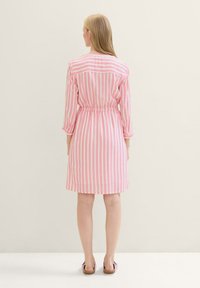 TOM TAILOR GESTREIFTES - Blusenkleid - pink offwhite stripe