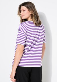 Studio Untold STRIPED CITY EMBROIDERED SHORT SLEEVE - Triko s potiskem - violet
