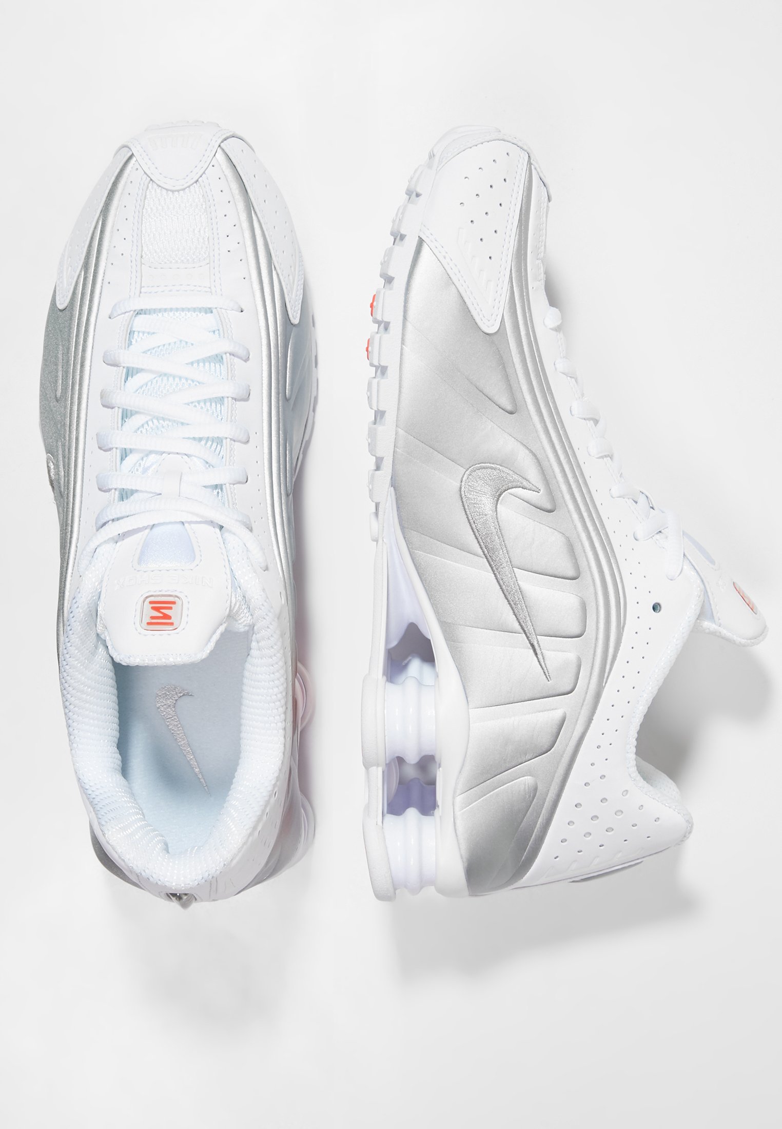Nike Sportswear SHOX R4 Joggesko whitemetallic silver Nike Sportswear SHOX R4 Joggesko whitemetallic silver