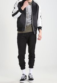 Urban Classics Giubbotto Bomber - metallic black