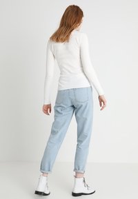 Morgan Svetr - white