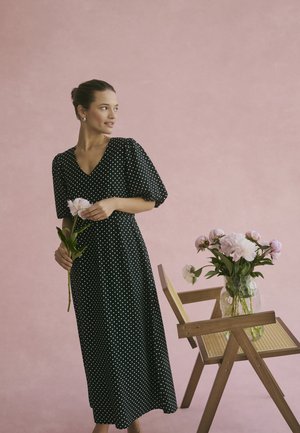 KAGWEN LONG DRESS - Jurk - black chalk dot