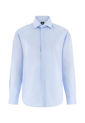 Chemise habillée pour hommes à manches longues de couleur bleu clair, avec fermeture boutonnée à l'avant et col pointu, sur fond blanc.